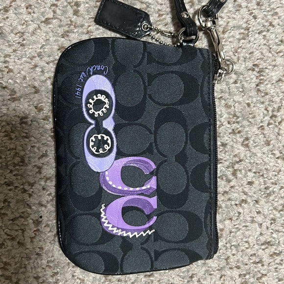 Coach Wristlet - Picture 4 of 6